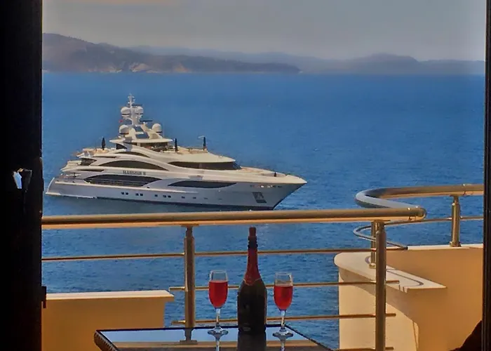 Royal Queen And King Luxury Apartment