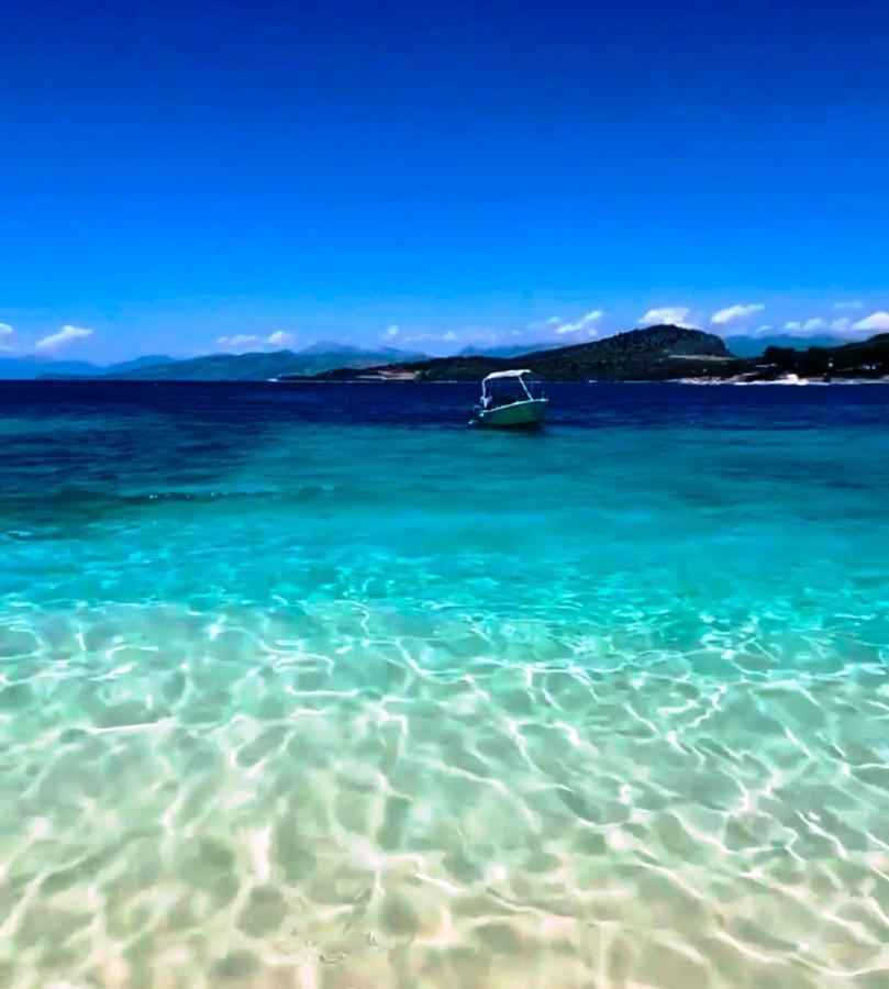 Royal Queen And King Luxury Saranda
