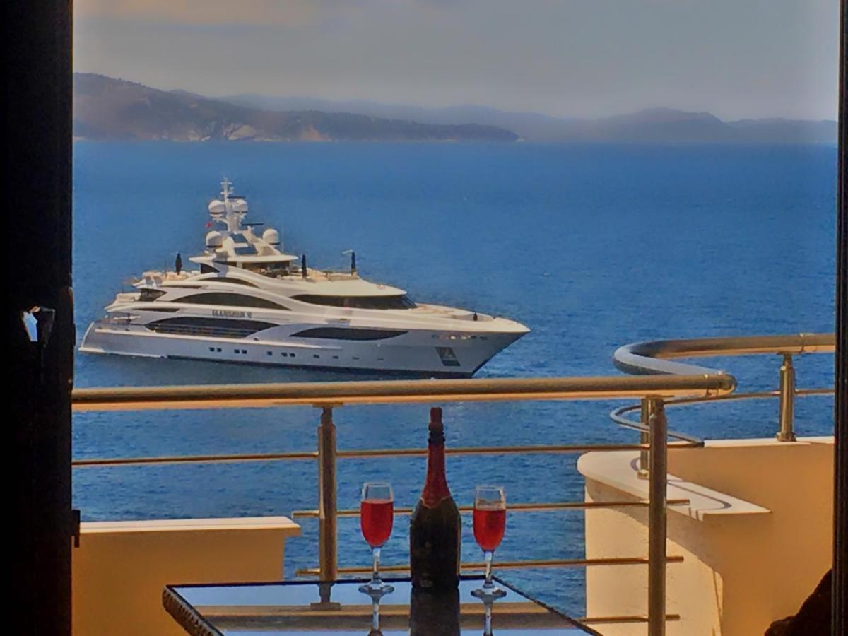 Royal Queen And King Luxury Sarandë